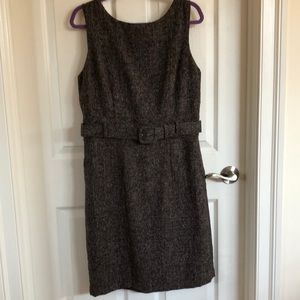 New brown dress, never worn. Brand Banana Republic.